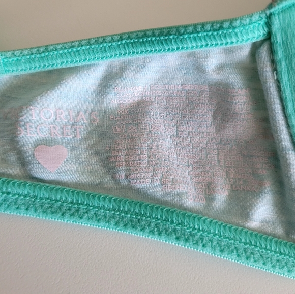 🌺 Victoria's Secret Fishnet Lace Bra - Picture 6 of 6